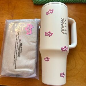 NIB Primal Queen Cream Travel Mug and Fanny Pack